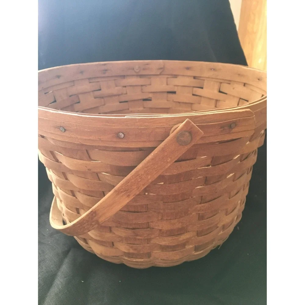 Longaberger 1986 Vintage country apple basket, collectible Made in USA